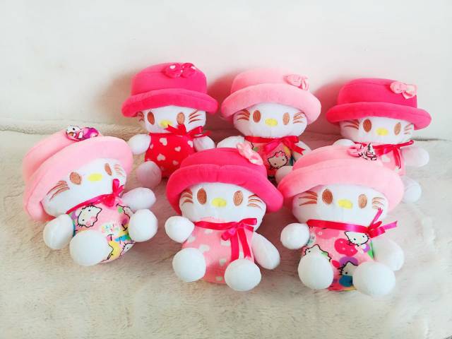 Boneka hello kitty