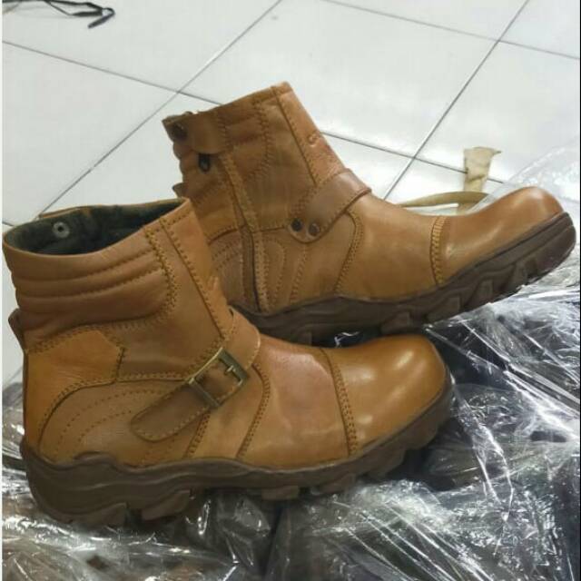 Sepatu boost camel gesper resleting mewah bahan kulit asli berkulitas