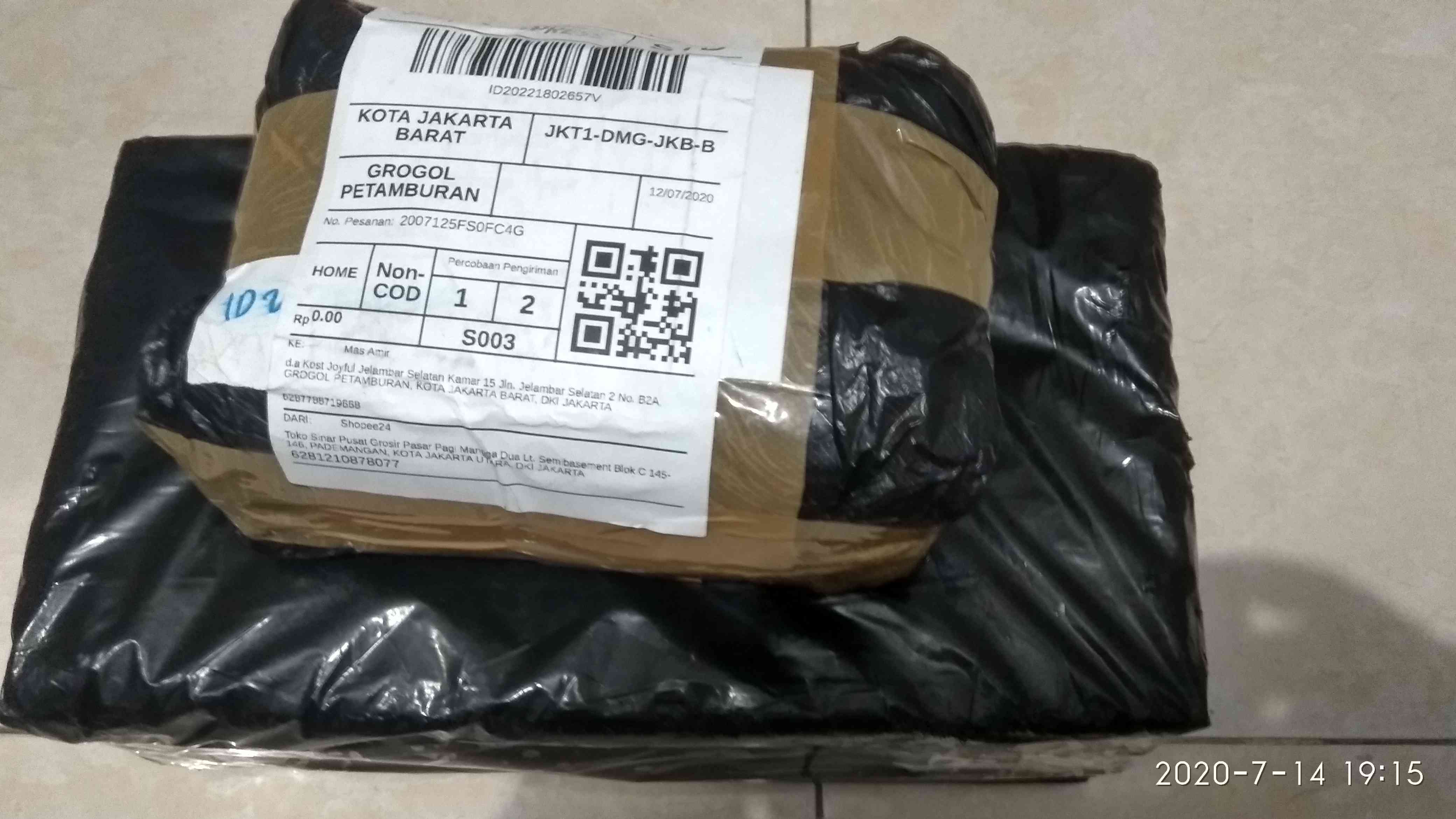 Handuk Lis Merah Putih Corak 50x100 By Terry Palmer