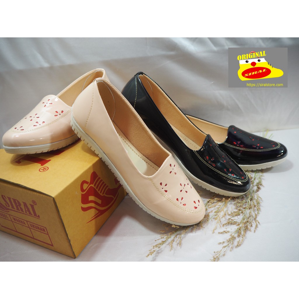 Sepatu Slip On Wanita Glossy Warna Krem S03R01B3 / Sepatu Wanita / Sepatu Flat / Mules / Sepatu