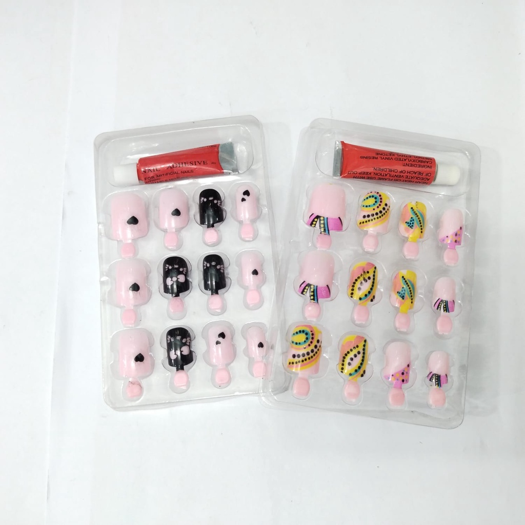 Set Kuku Palsu Karakter Lucu Fashion Nails