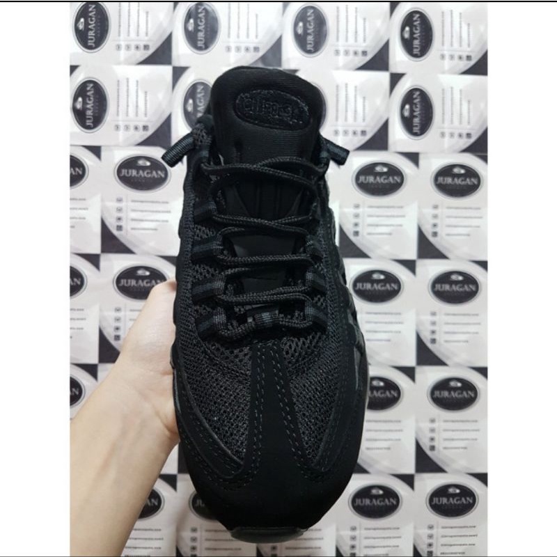 Nike Air Max 95 Essential &quot;Triple Black&quot;