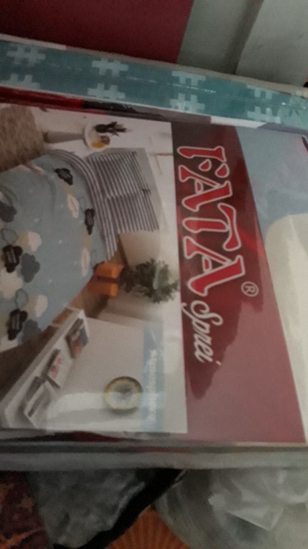 Sprei Fata Red Paris/pandora/brittany/lovela/puzzle/atmosphere/fernando/daesogun/lavonya/margarita