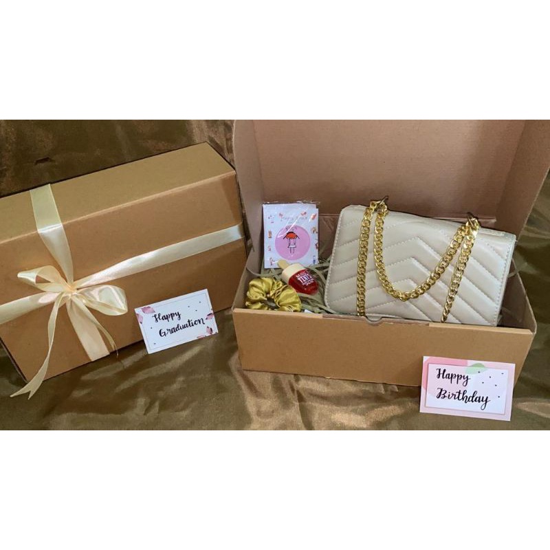 

Hampers tas / Kado ulang tahun / Sweet hampers