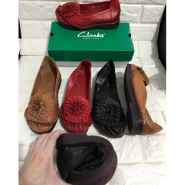 harga sepatu clarks indonesia