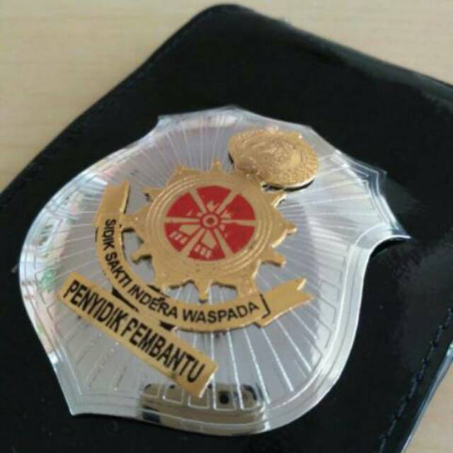 Kalung dompet lencana penyidik pembantu