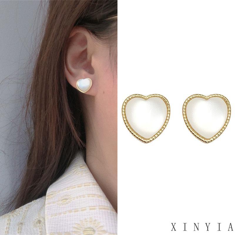 Anting Bentuk Hati Kecil