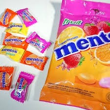 

PERMEN MENTOS FRUIT / MINT CHEWY DRAGEES KEMBANG GULA RASA ANEKA BUAH STAWBERRY JERUK LEMON CANDY