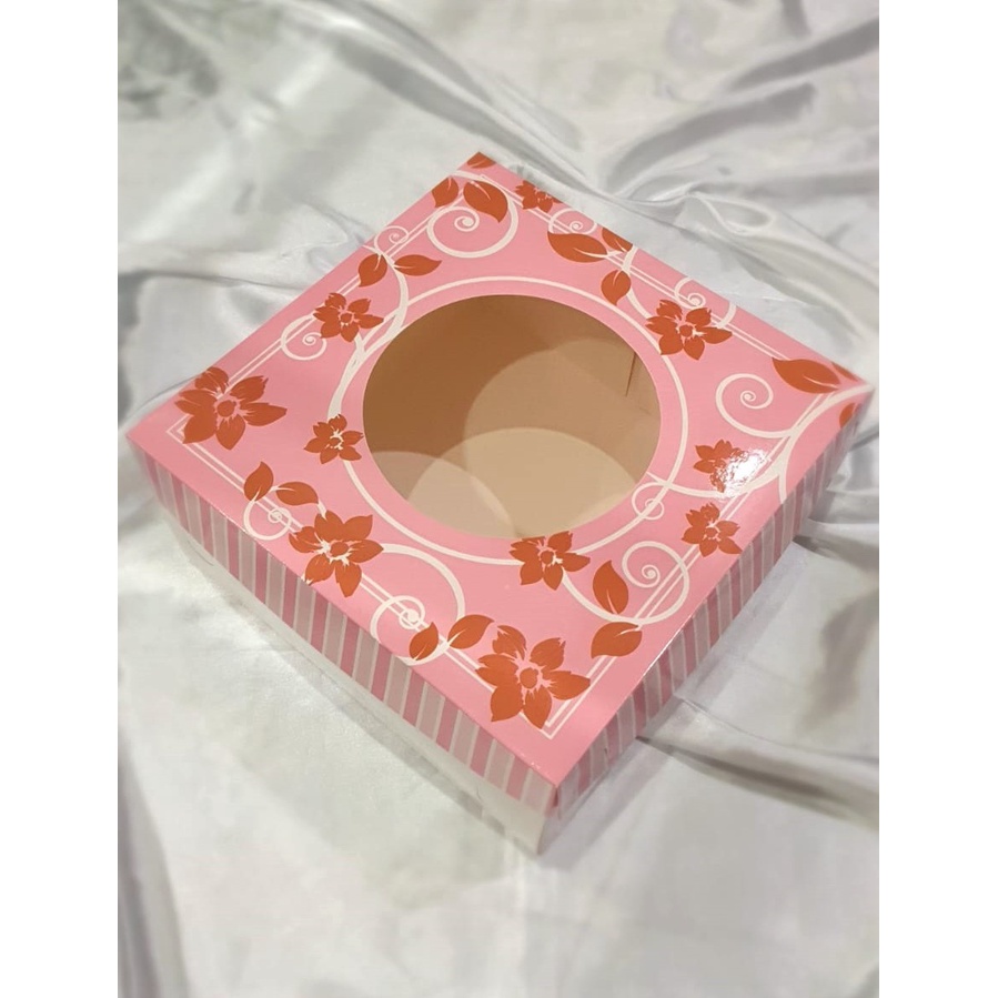 

Kardus Kue Tart Cake Box Warna Motif Bunga Laminasi 25x25x12cm