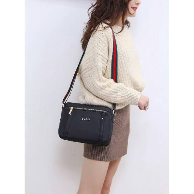 Best Seller Tas Wanita
Gucci Selempang 6037-1 # 3ruang Tas Batam Tas Import Tas Grosir Tas branded