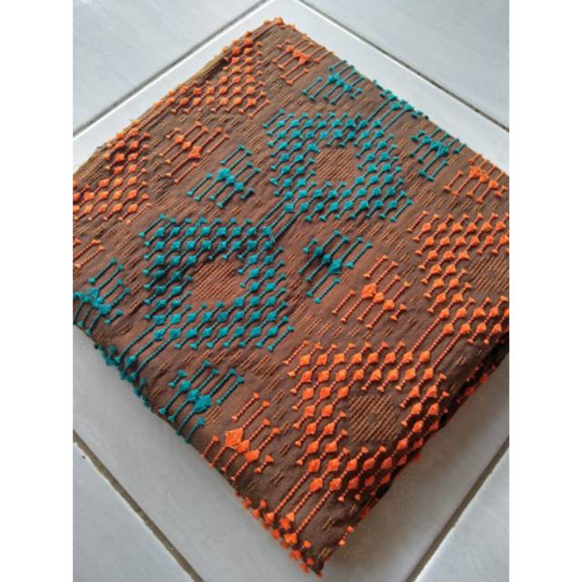 Kain tenun sutra bulu