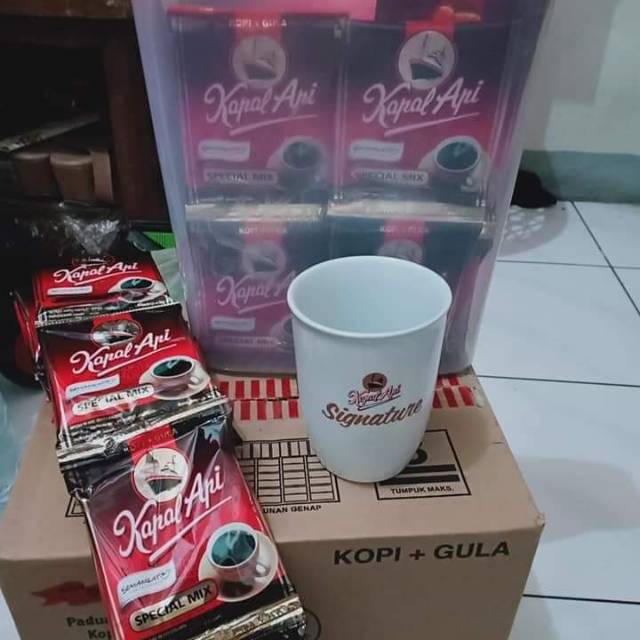 Paket Kopi Hitam Kapal Api /20saset Free Toples + Gelas