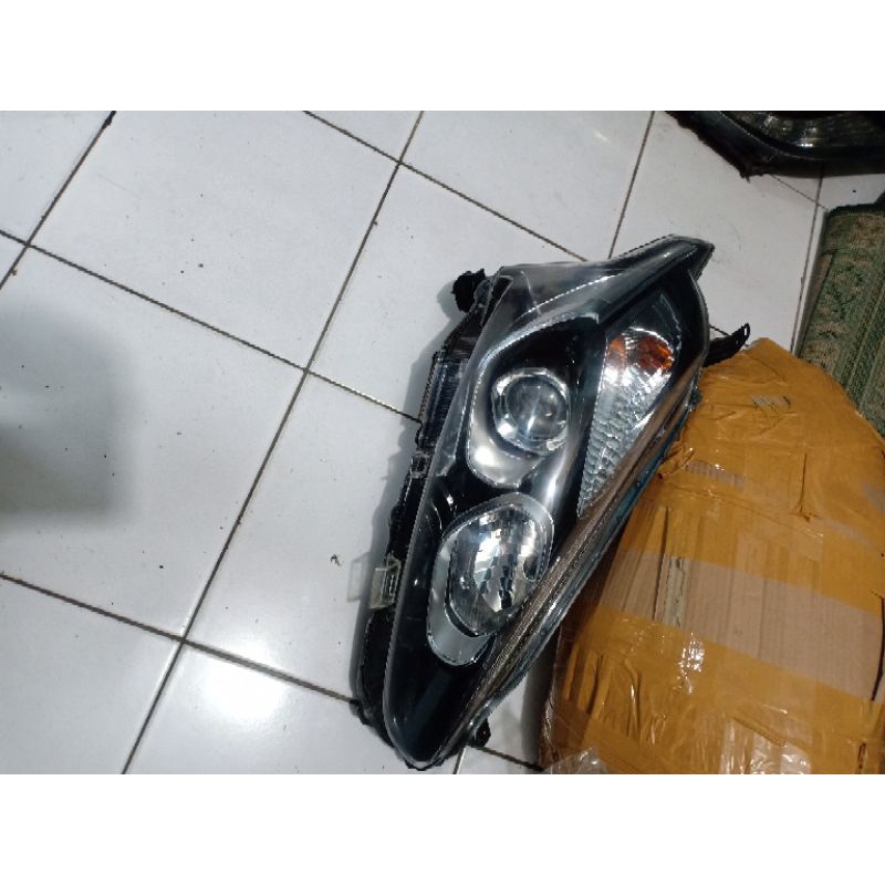 headlamp lampu depan toyota sienta type g