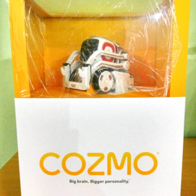 COZMO ANKI ROBOT