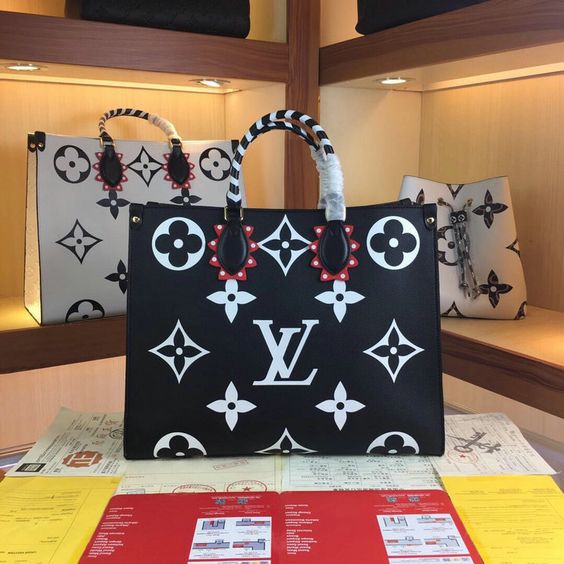 Tas LOUIS VUITTON ONTHEGO Crafty MONOGRAM tas lv onthego crafty