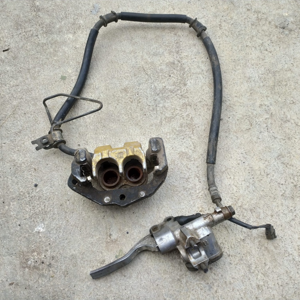Kaliper Cakram Rem Depan Set Yamaha F1ZR Fizr Fiz R Original Copotan