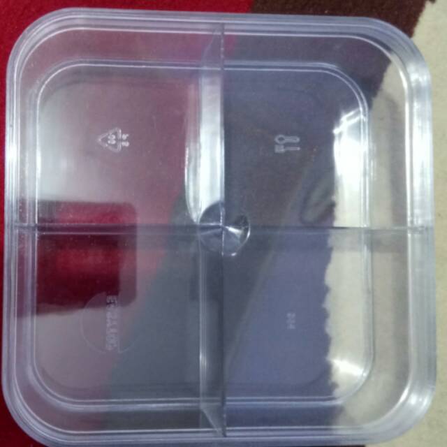 Toples Sekat 4