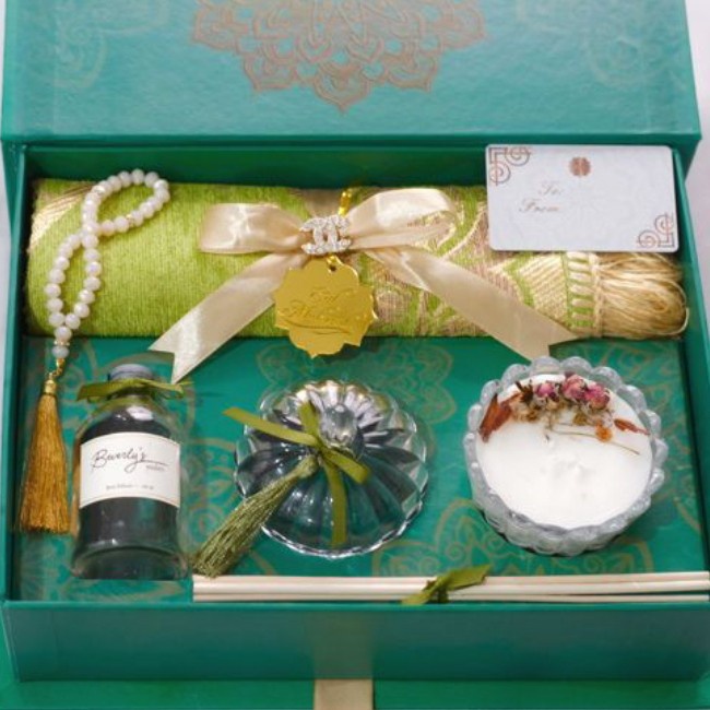 

hampers lebaran 2022 paket eid mubarak sajadah classic set box
