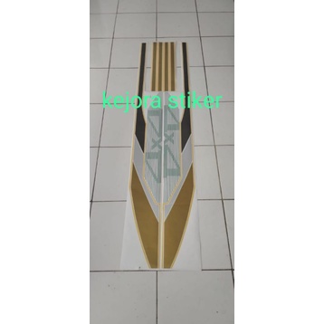 STIKER LIST BODY MOBIL TAFT 4X4 ROCKY