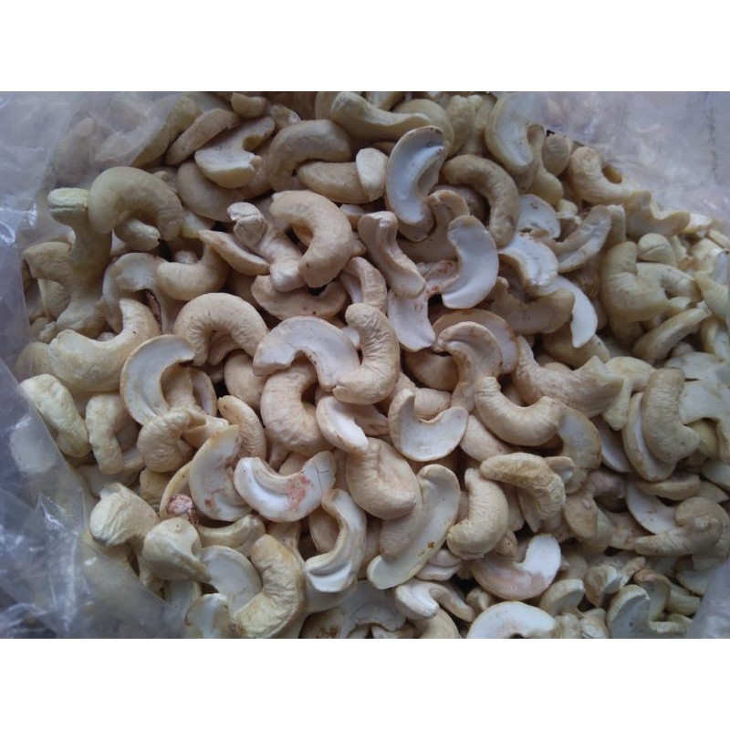 

kacang mete belah mentah