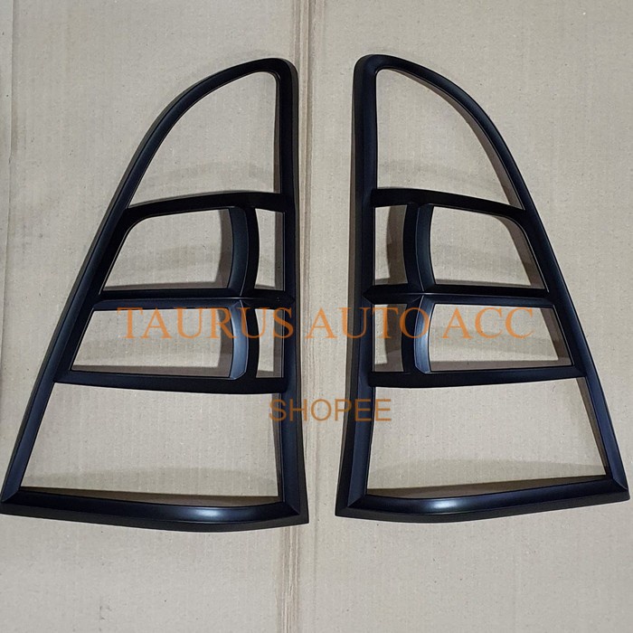 Paket Garnis Lampu Mobil Depan+Belakang Grand Innova Inova 2012/2013/2014/2015 Warna Chrom,Hitam dof