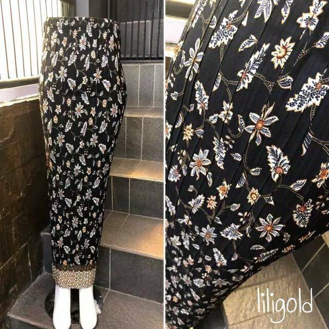 Rok Plisket Bawahan Kebaya Motif Truntum Dan Motif Lain