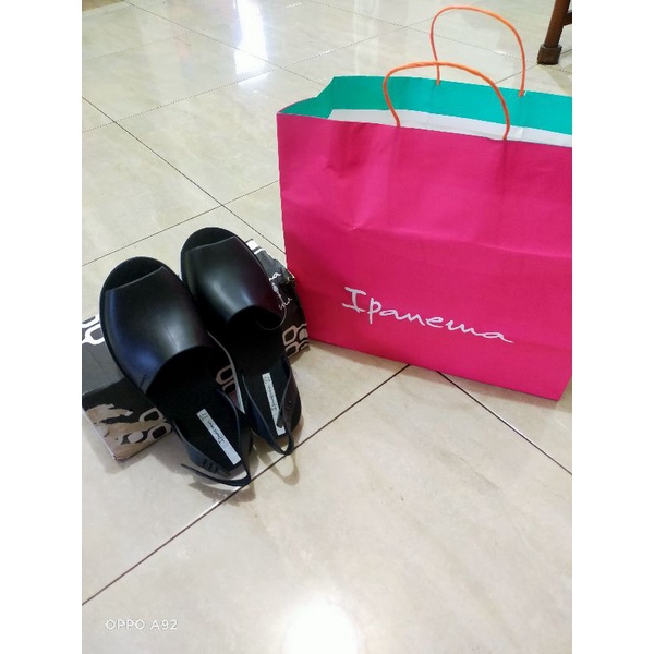 preloved Ipanema Barcelona Hitam