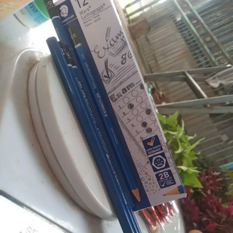 

promo terbaru 1pack pensil 2B staedler /pensil ujian per pack isi 12 pcs