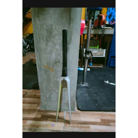 FORK ROAD BIKE CARBON UNITED STYGMA RIMS BRAKE