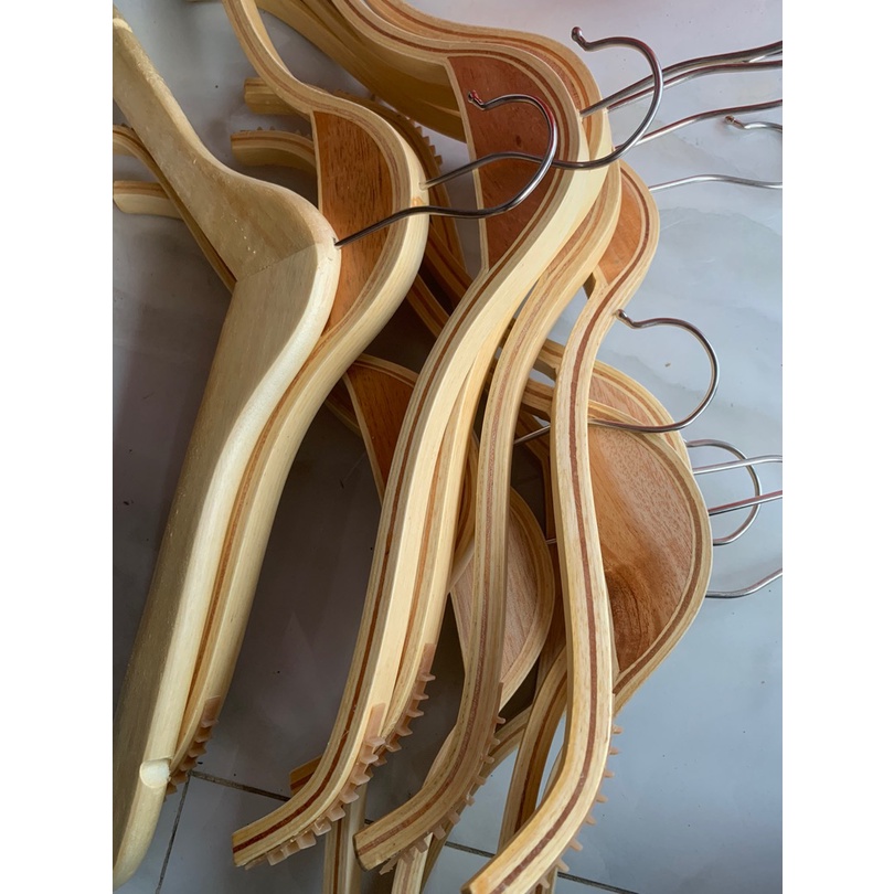 Hanger Kayu Model Zara | Hanger Kayu Zara Bahu Karet Samping | Hanger Gantungan kayu ZRA