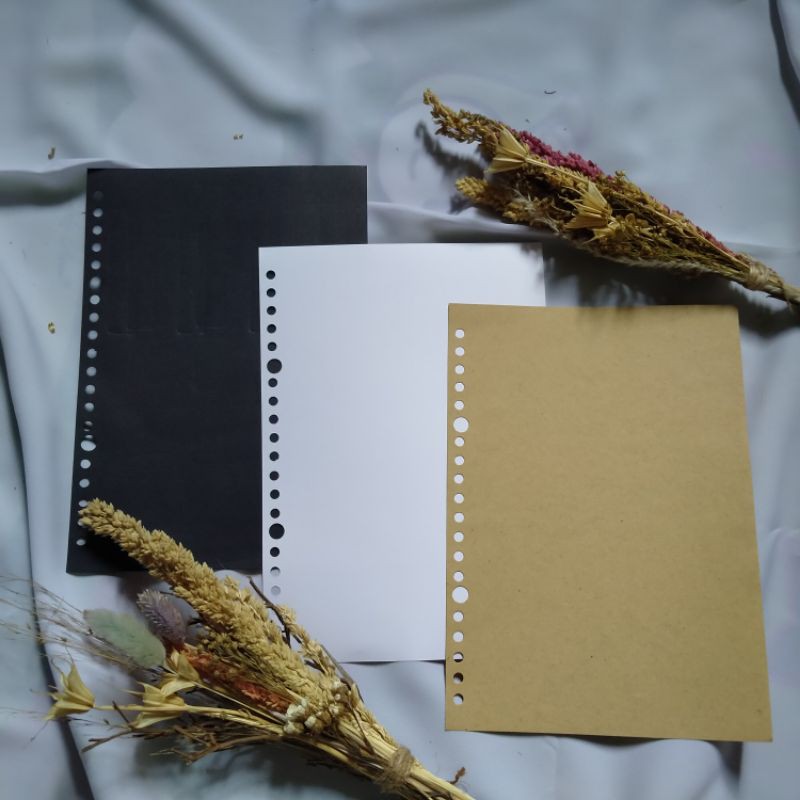 

[ SISA GUDANG ] Loose Leaf / Isi Binder Polos Hitam, Putih, & Kraft A5