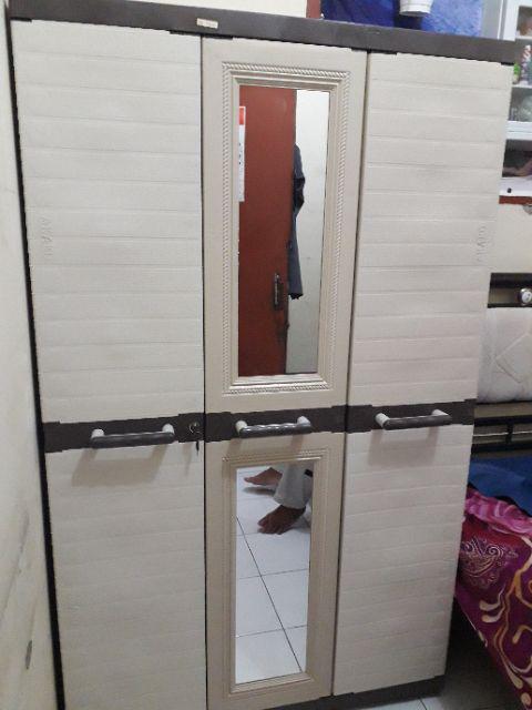 LEMARI  PLASTIK  3  PINTU  KACA GANTUNG KUNCI AKAKO  LP 3  ERP   LEMARI  PLASTIK  3  PINTU  KACA GANTUNG KUNCI AKAKO  LP 3  ERP