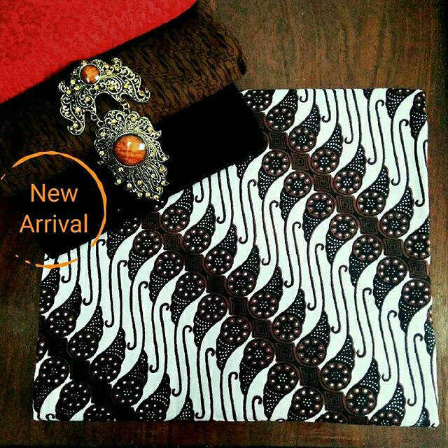 BATIK SOGAN KLASIK/TRADITIONAL BATIK PUTIHAN CEMERLANG