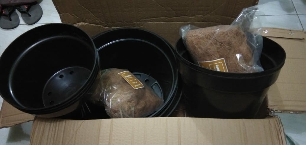 Pot Bunga / Tanaman Hias Warna Hitam No 40