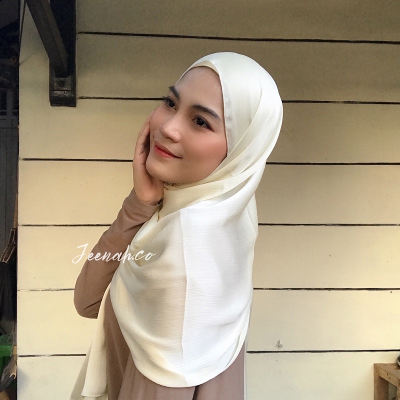 Pashmina Premium Satin Silk Malaysia Textured Crinkle (JAHIT TEPI KECIL SUPER RAPI)-BW (kekuningan)