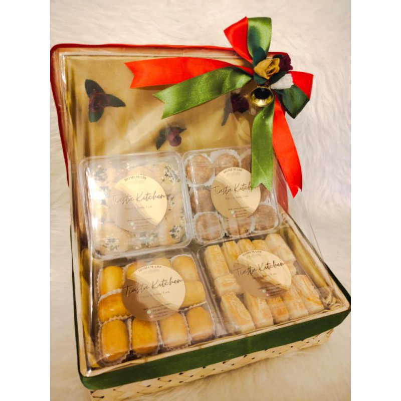 

HAMPERS NATAL ATAU TAHUN BARU