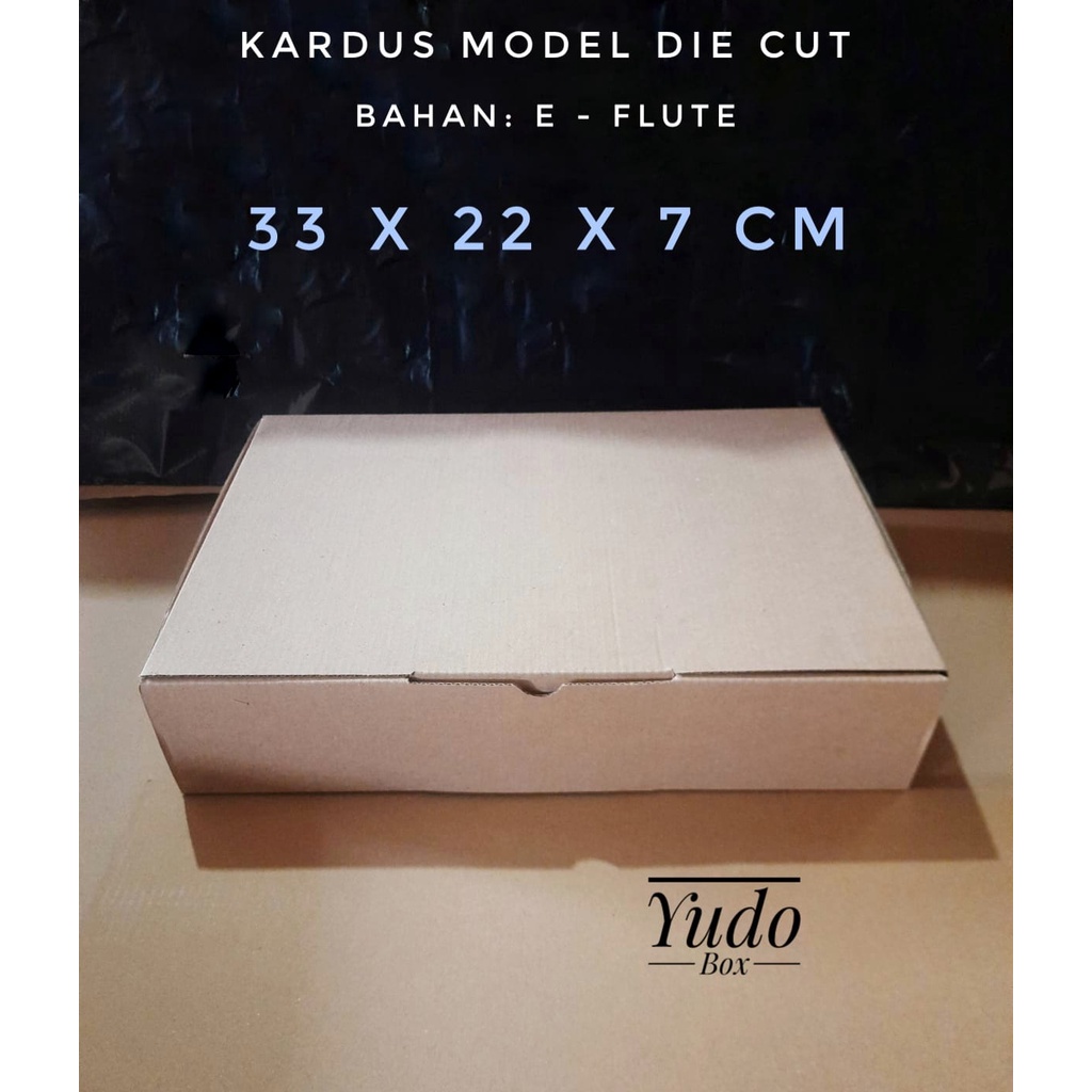 

kardus box uk. 33 x 22 x 7 cm model diecut untuk souvenir dll