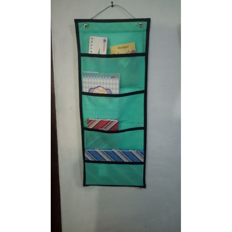 RAK BUKU GANTUNG