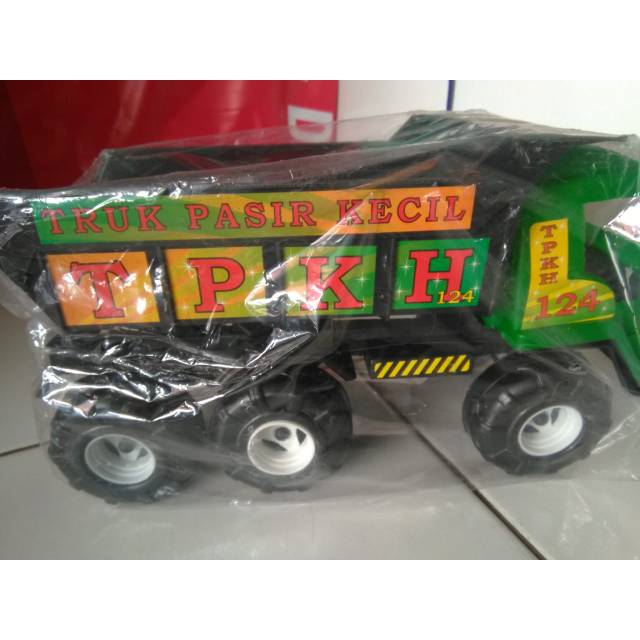 Mainan anak truk pasir kecil