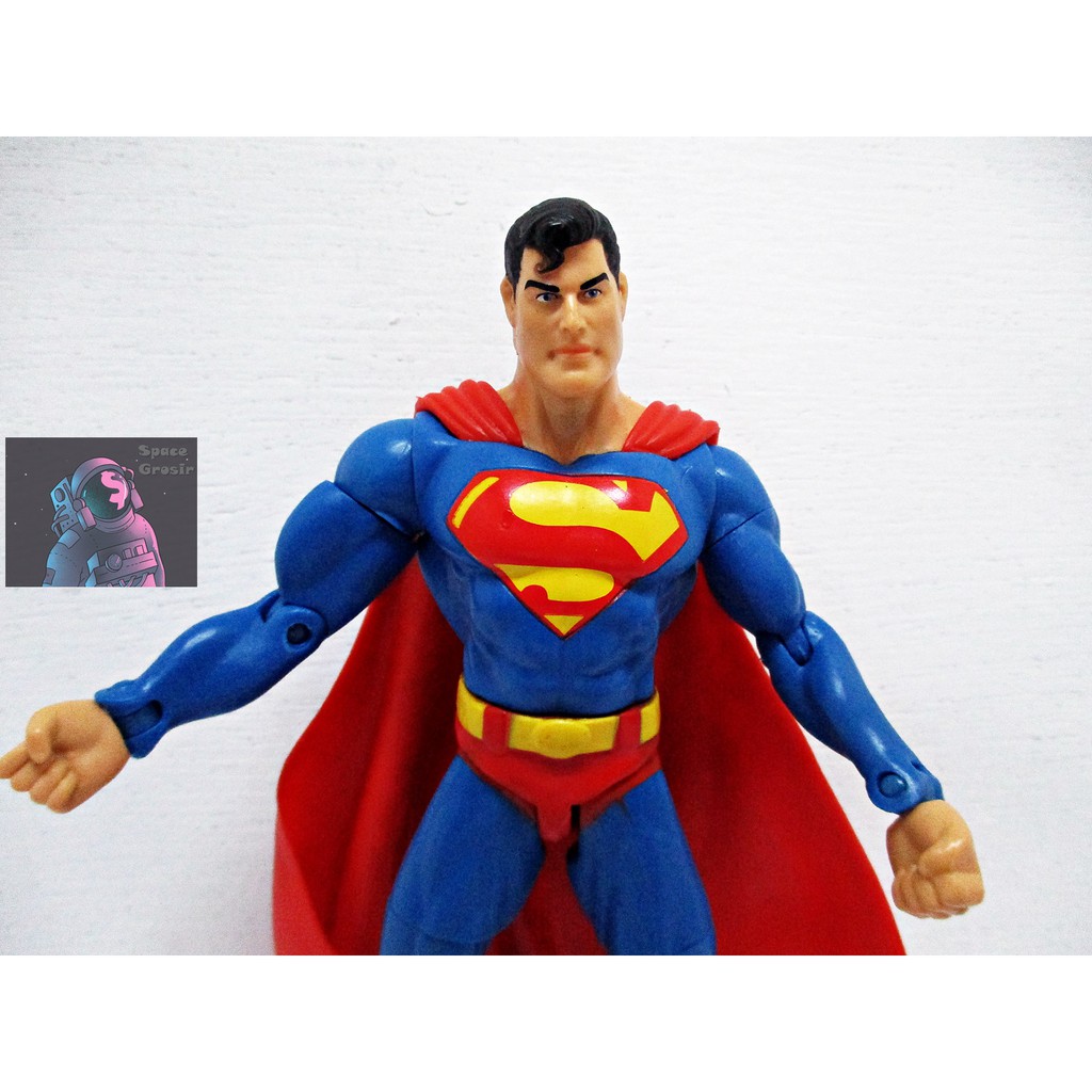 Action Figure / Pajangan / Mainan Superman DC