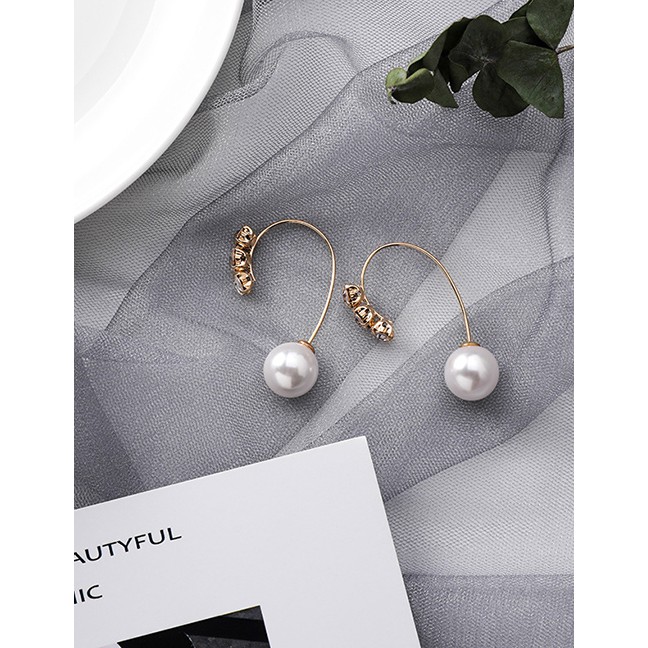 LRC Anting Tusuk Fashion Gold 925 Silver Needle Rhinestone Pearl Semicircular Earrings D02423