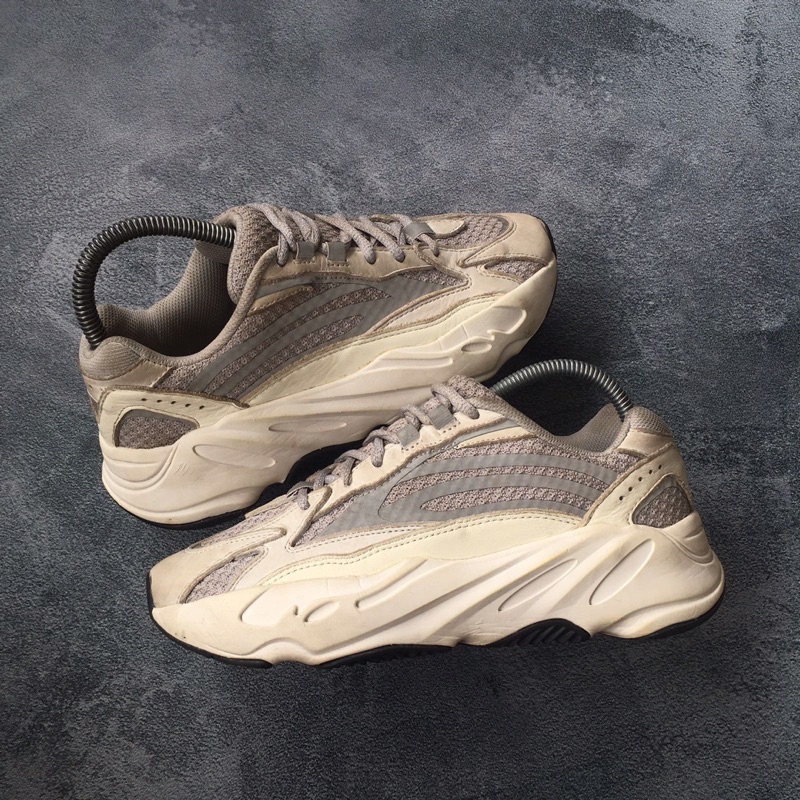 Yeezy 700 V2 Static