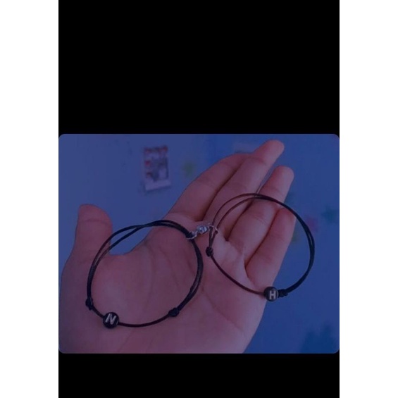 gelang couple huruf magnet