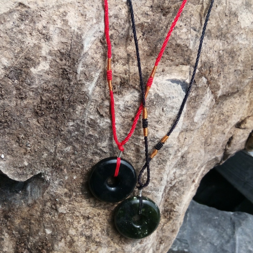 Kalung Liontin Giok Black Jade Aceh Terapi Donat