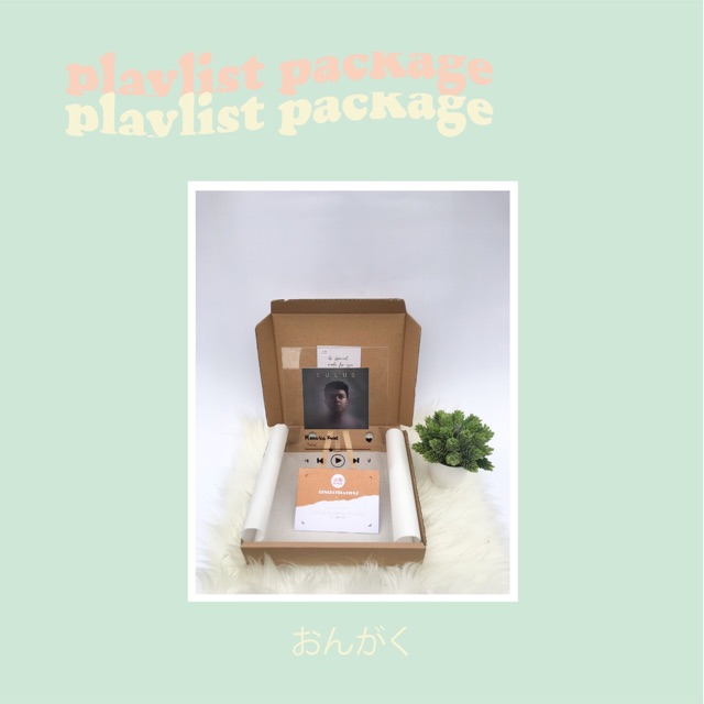 

Kado wisuda/graduation akrilik playlist musik murah meriah free woodstand & certificate