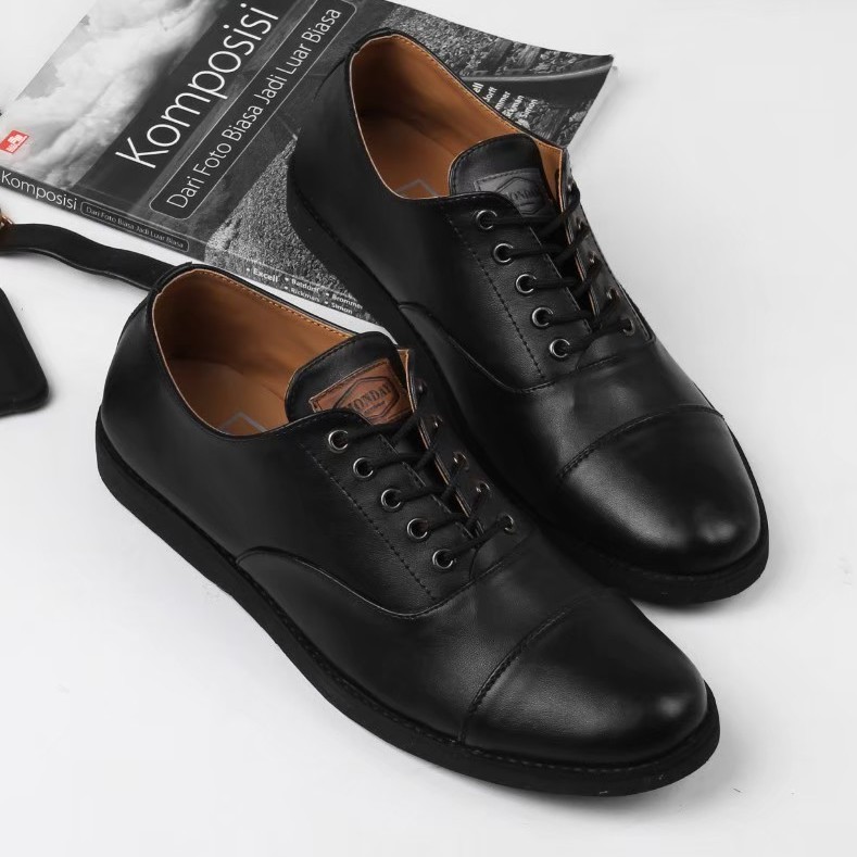 Monday Oxford Full Black Sepatu Pantofel Pria-1