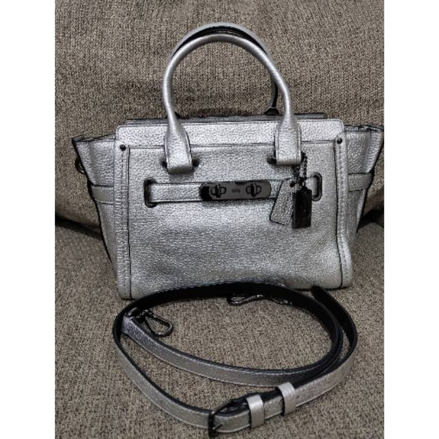 Tas Coach Swagger Silver 27 - Preloved