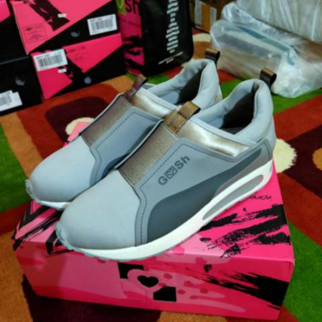 SEPATU GOSH ART 409