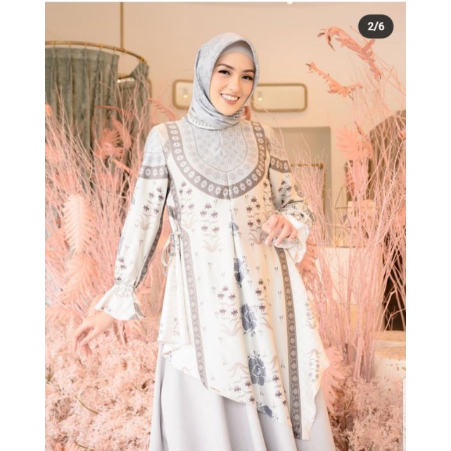 Rafflesia blouse wearing klamby