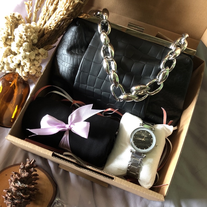 Hampers GiftBox Tas import Wanita | Hadiah Kado Ulangtahun Valentine Wisuda Anniversary Wedding